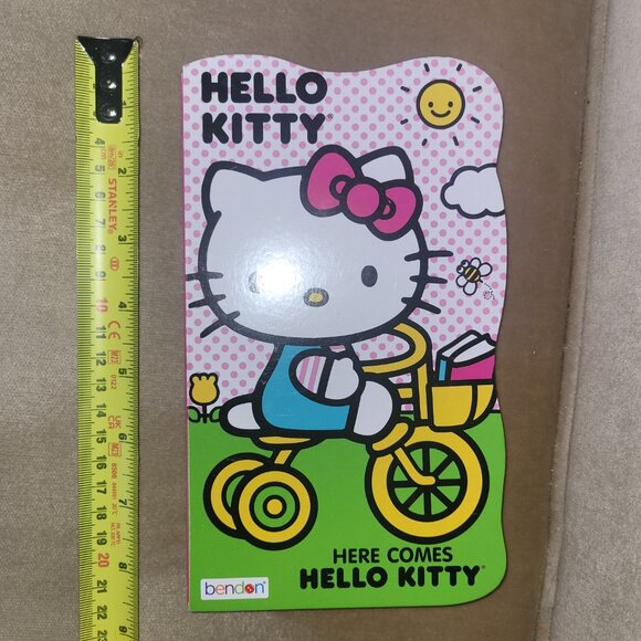 Hello Kitty Board Book Lot #4 - Picture 8 of 12